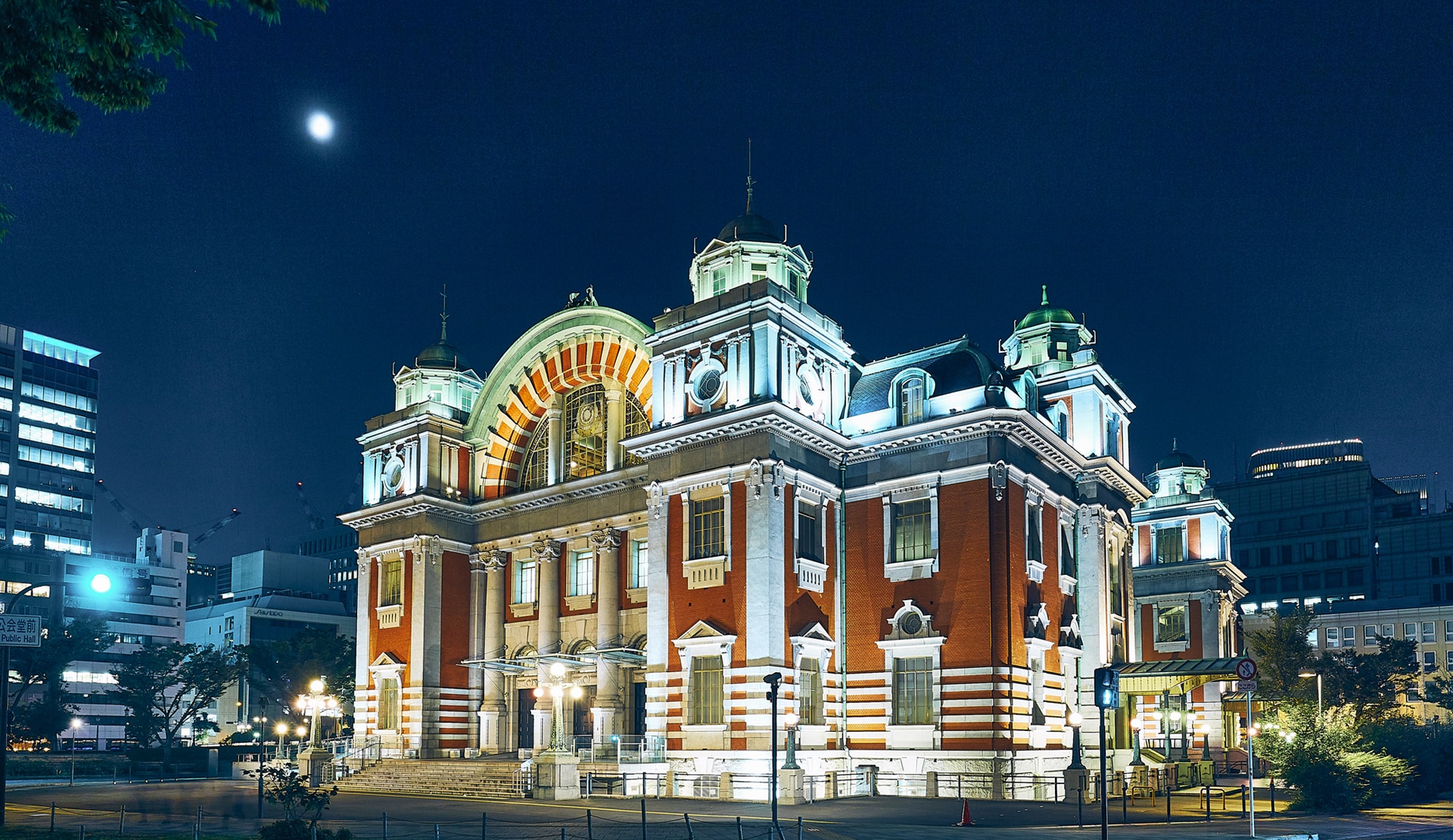 凱旋門 賞 ブック メーカー市中央公会堂