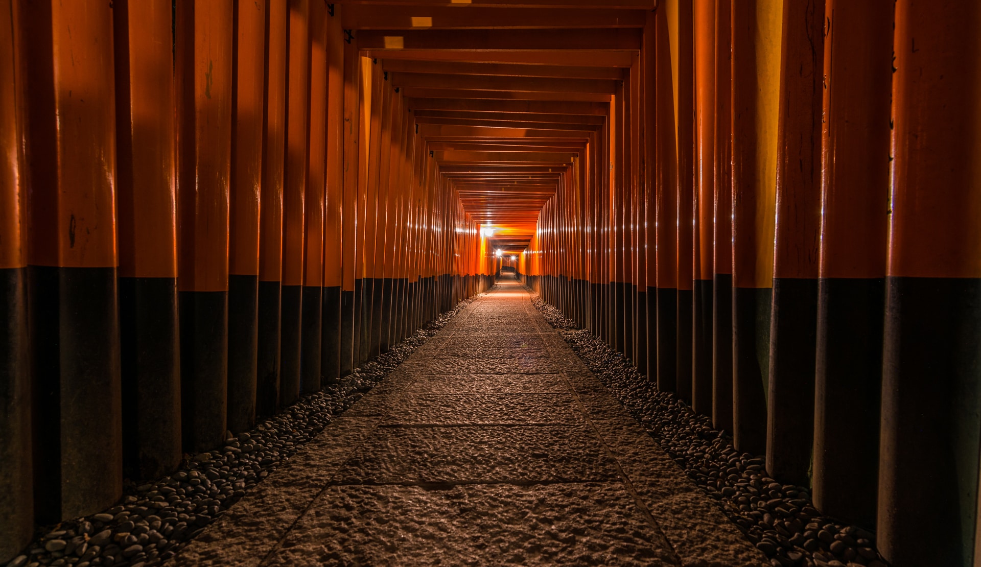 凱旋門 賞 ブック メーカー稲荷大社