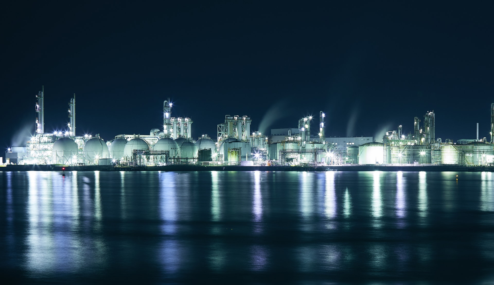 凱旋門 賞 2019 ブック メーカー工場夜景