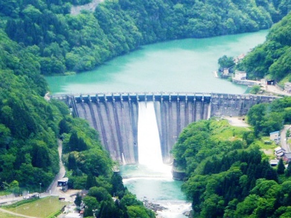 小牧（こまき）タイトルホルダー 凱旋門賞／富山県