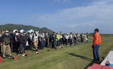 〈開会式の様子〉