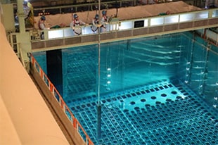 燃料装荷の様子（6月10日）