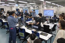 緊急時対策所見学の様子