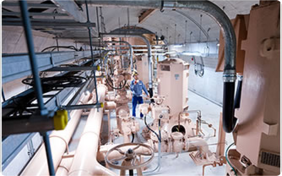 異音・異臭の有無などに気を配りながら確認