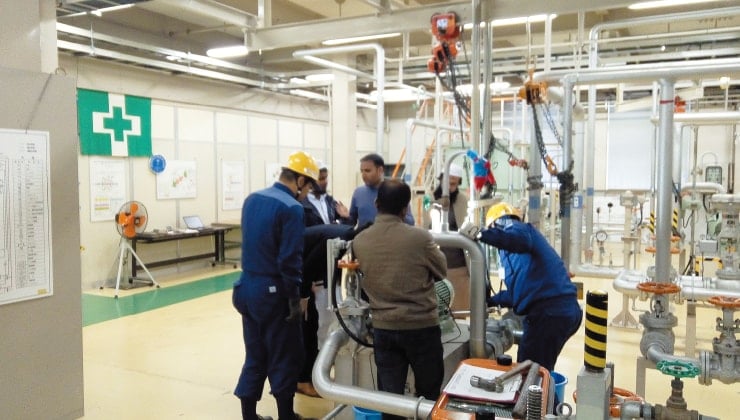 火力凱旋門賞 2026オッズ所運営プログラムの打ち合わせ風景